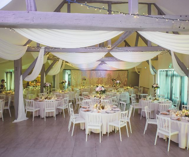 plusieurs tables rondes